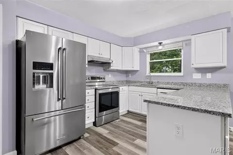 Kitchen - 2947 Bromley Dr, O'fallon, MO 63368 photo 2 of 2