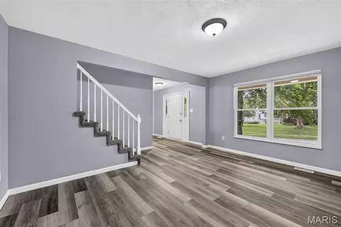 Living - 2947 Bromley Dr, O'fallon, MO 63368 photo 5 of 13