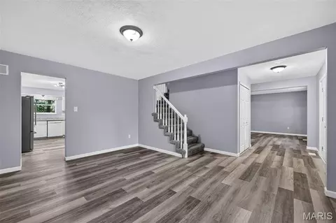 Living - 2947 Bromley Dr, O'fallon, MO 63368 photo 4 of 13