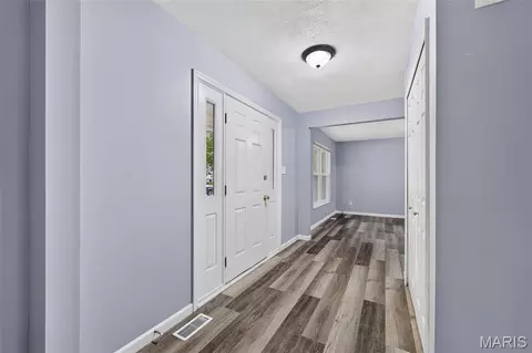 Entry Way - 2947 Bromley Dr, O'fallon, MO 63368 photo 1 of 7