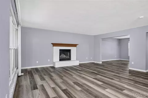 Living - 2947 Bromley Dr, O'fallon, MO 63368 photo 10 of 13