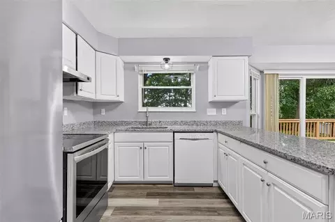 Kitchen - 2947 Bromley Dr, O'fallon, MO 63368 photo 1 of 2