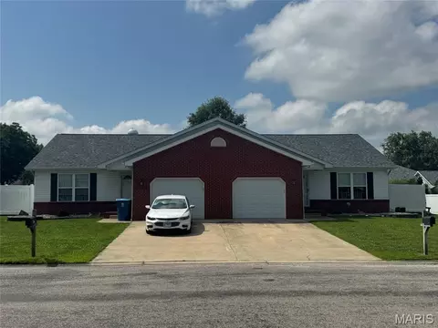 105 Timberlake, Damiansville, IL 62215