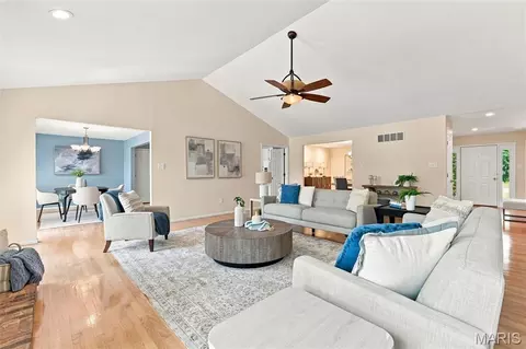 Living - 16806 Clayton Rd, Wildwood, MO 63011 photo 3 of 4