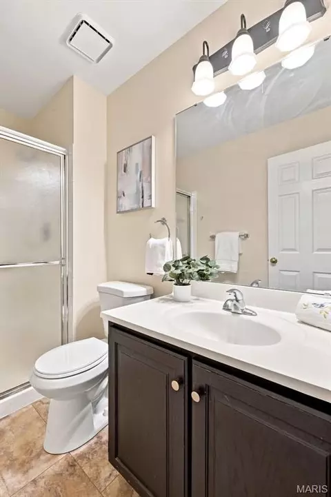 Bath - 16806 Clayton Rd, Wildwood, MO 63011 photo 4 of 6