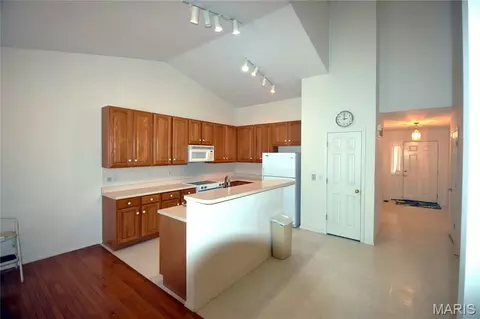 Kitchen - 1002 Shire Ln, Eureka, MO 63025 photo 1 of 2