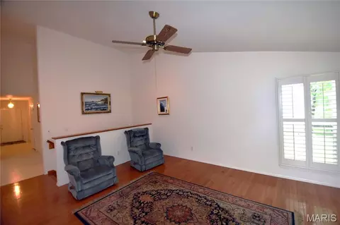 Living - 1002 Shire Ln, Eureka, MO 63025 photo 2 of 3