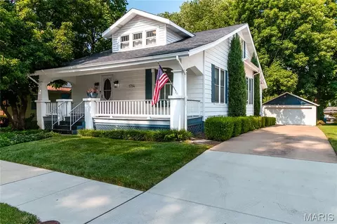 1714 Sibley St, Saint Charles, MO 63301