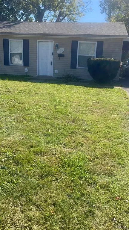122 Lazarcheff Dr, Cahokia, IL 62206