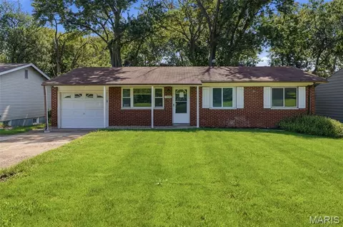 1160 Howdershell Rd, Florissant, MO 63031
