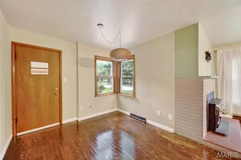 Living - 803 Fairgrounds Rd, Rolla, MO 65401 photo 8 of 8