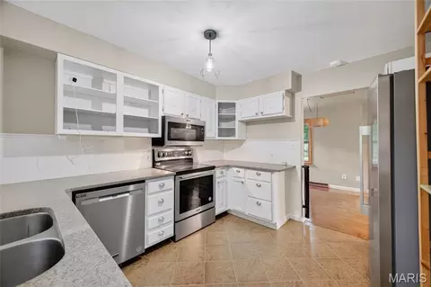 Kitchen - 803 Fairgrounds Rd, Rolla, MO 65401 photo 4 of 5