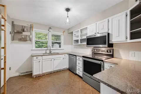 Kitchen - 803 Fairgrounds Rd, Rolla, MO 65401 photo 1 of 5