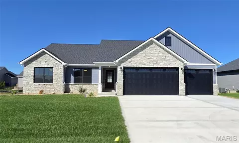324 George Bush Blvd, Troy, IL 62294