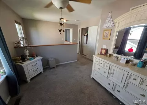 Entry Way - 247 Centerfield Dr, O'fallon, MO 63366 photo 3 of 4