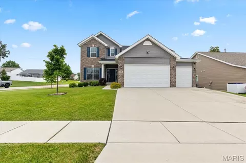228 Burrograss Dr, Wentzville, MO 63385