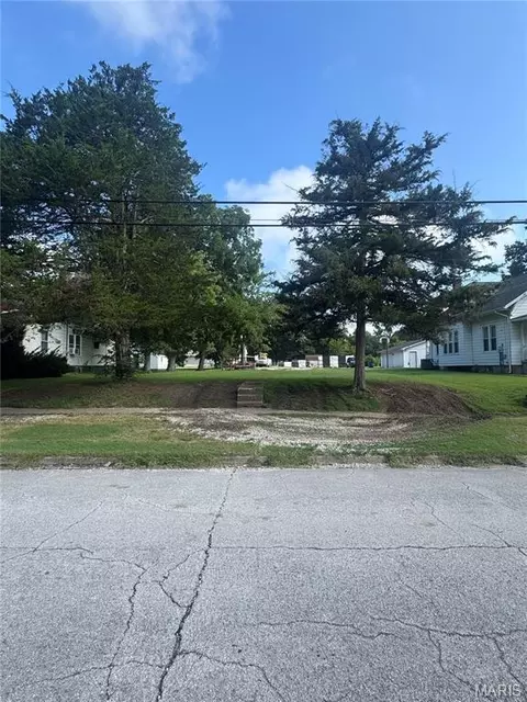 509 E Main St, Sparta, IL 62286 photo 2