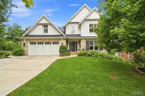 1455 Forest View Dr, Warson Woods, MO 63122