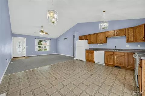 Living - 54 Spring Hill Cir, Wright City, MO 63390 photo 6 of 6