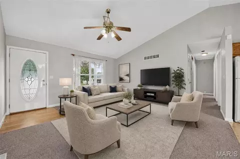 Living - 54 Spring Hill Cir, Wright City, MO 63390 photo 2 of 6