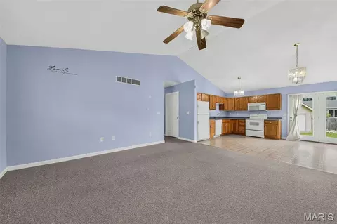 Living - 54 Spring Hill Cir, Wright City, MO 63390 photo 4 of 6