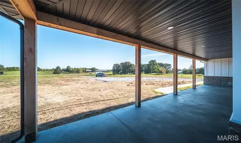 Exterior - 21875 Vineyard Outer Rd, Saint James, MO 65559 photo 8 of 12