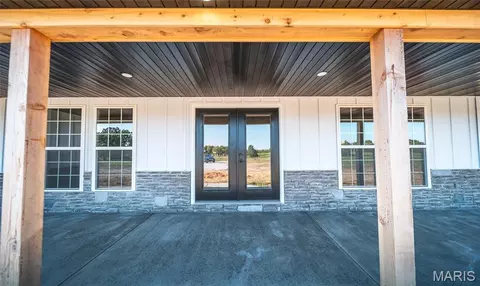 Exterior - 21875 Vineyard Outer Rd, Saint James, MO 65559 photo 4 of 12