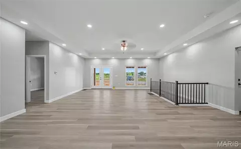 Living - 21875 Vineyard Outer Rd, Saint James, MO 65559 photo 1 of 2