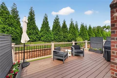 Exterior - 1329 Cordata Dr, Frontenac, MO 63131 photo 2 of 3