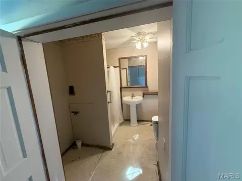 Bath - 1511 Jims Ln, Saint Clair, MO 63077 photo 2 of 2