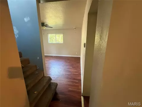 Entry Way - 1511 Jims Ln, Saint Clair, MO 63077 photo 2 of 3