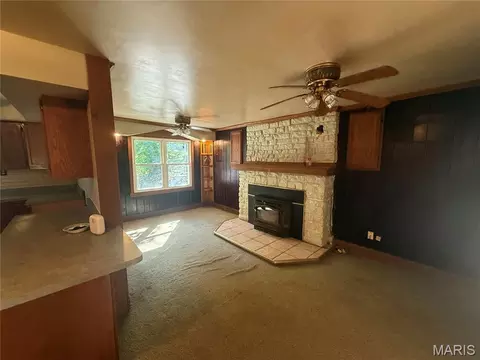 Living - 1511 Jims Ln, Saint Clair, MO 63077 photo 1 of 2