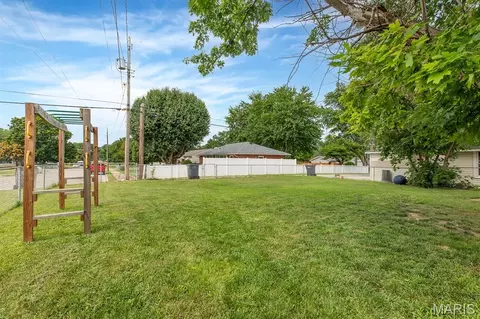 Exterior - 324 Rohm Pl, Roxana, IL 62084 photo 10 of 10