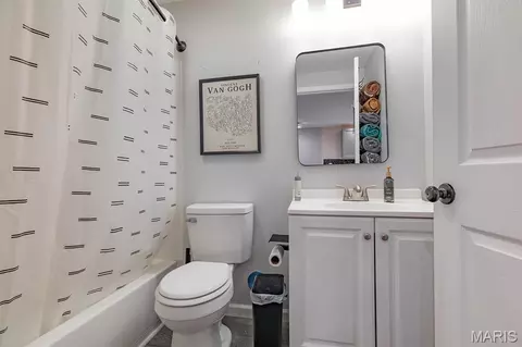 Bath - 324 Rohm Pl, Roxana, IL 62084 photo 2 of 2