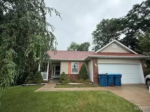 210 Baywood Ct, Glen Carbon, IL 62034