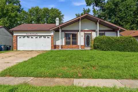 11321 Aspen Woods Dr, Saint Louis, MO 63138