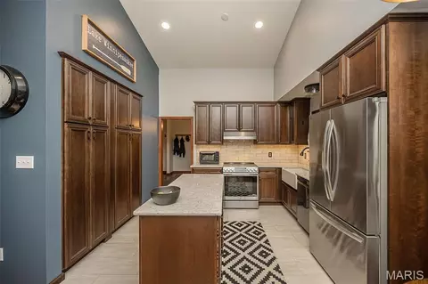 Kitchen - 828 Westbrooke Meadows Ct, Ballwin, MO 63021 photo 1 of 4