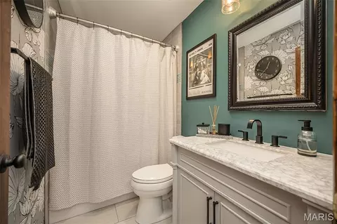 Bath - 828 Westbrooke Meadows Ct, Ballwin, MO 63021 photo 2 of 2