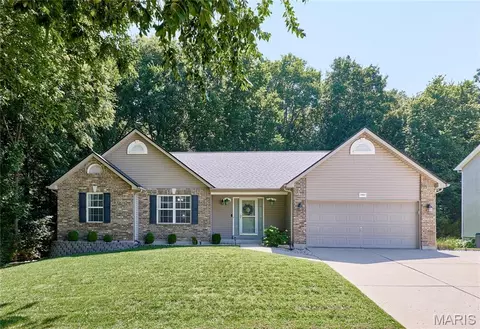 2062 Great Oaks Valley Dr, Wentzville, MO 63385