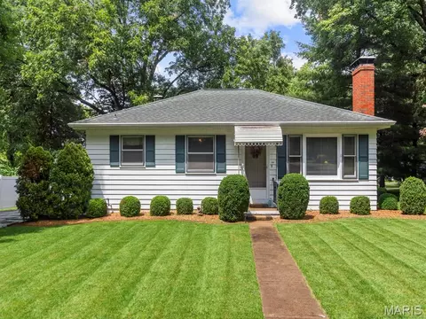 1005 Merrill St, Lebanon, IL 62254