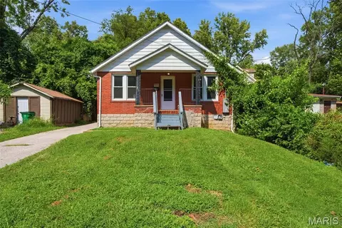 8149 Allen Ave, Saint Louis, MO 63114