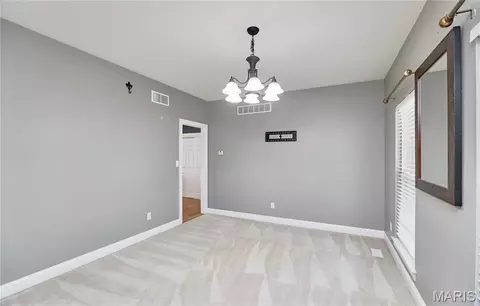 Entry Way - 409 Westridge Dr, Troy, MO 63379 photo 4 of 7