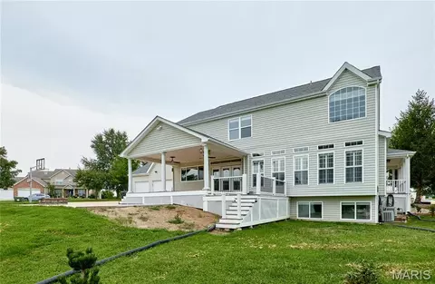 Exterior - 409 Westridge Dr, Troy, MO 63379 photo 7 of 13