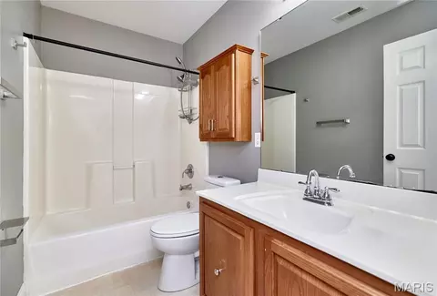 Bath - 409 Westridge Dr, Troy, MO 63379 photo 9 of 12
