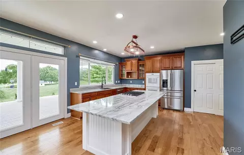Kitchen - 409 Westridge Dr, Troy, MO 63379 photo 4 of 12