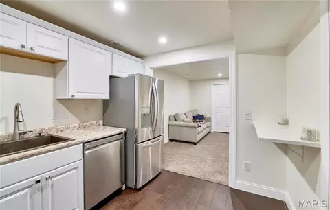 Kitchen - 409 Westridge Dr, Troy, MO 63379 photo 12 of 12