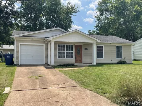 1402 Cypress Dr, Pacific, MO 63069 photo 2
