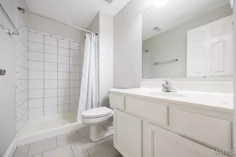 Bath - 707 Wheatfield Rd, O'fallon, IL 62269 photo 7 of 7