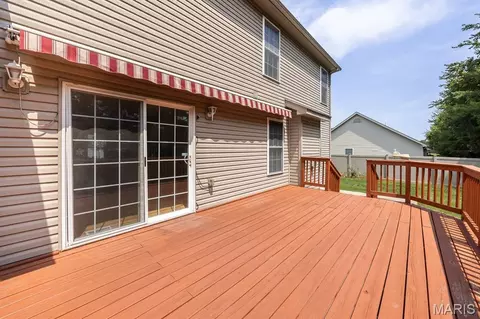 Exterior - 707 Wheatfield Rd, O'fallon, IL 62269 photo 4 of 10