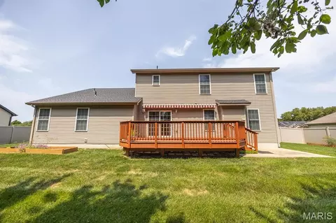 Exterior - 707 Wheatfield Rd, O'fallon, IL 62269 photo 2 of 10
